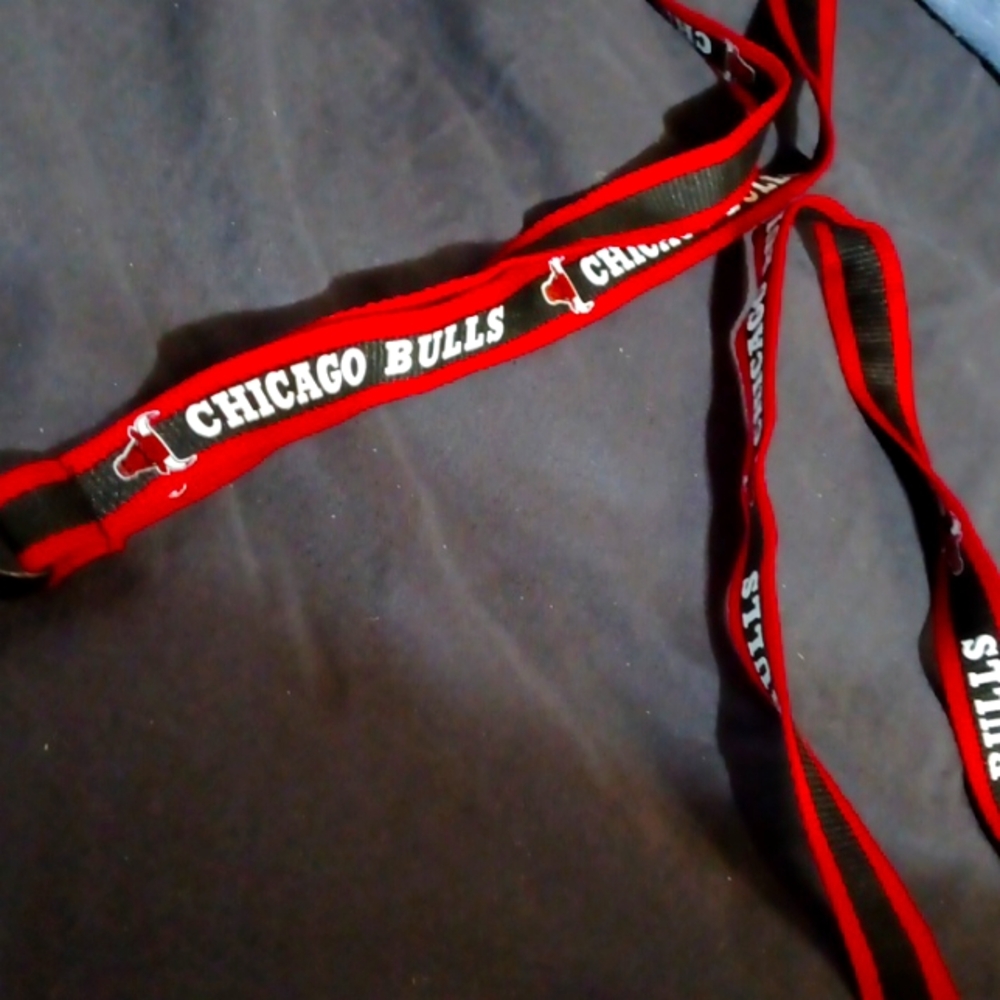 CHICAGO BULLS NBA LANYARD KEY CHAIN WITH CLIP